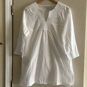 100% cotton Chico’s Women’s thin light weight pearl embroidered tunic Sz M